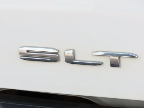 Used 2022 GMC Sierra 1500 SLT w/ SLT Convenience Package image 20