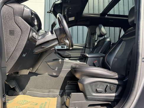 Used 2022 Ford Explorer ST-Line w/ Class IV Trailer Tow Package image 10