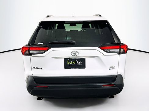 Used 2025 Toyota RAV4 XLE image 7
