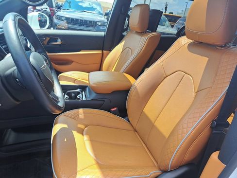 Certified 2022 Chrysler Pacifica Pinnacle FWD image 32