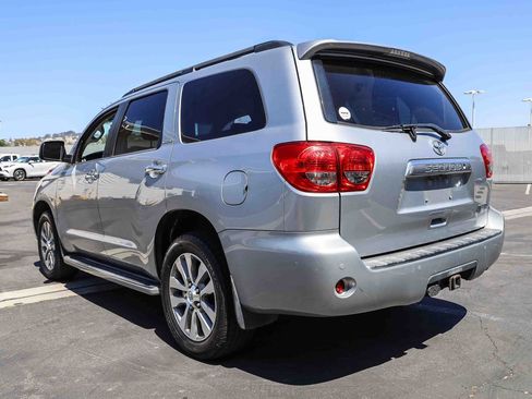 Used 2016 Toyota Sequoia Limited w/ Safety & Convenience Package AWD/4WD image 11