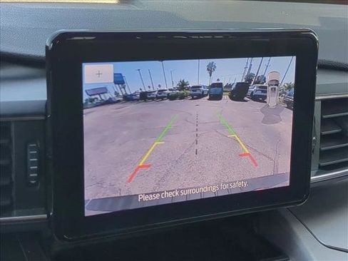Used 2021 Ford Explorer XLT w/ Equipment Group 202A RWD image 21