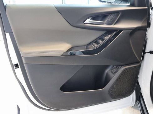 New 2026 Chevrolet Equinox LT w/ Convenience Package II image 11