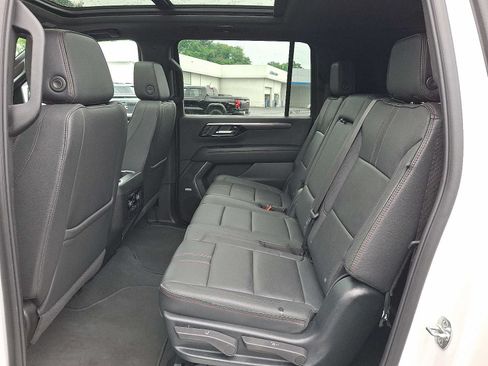 Used 2025 Chevrolet Suburban RST w/ Comfort Package AWD/4WD image 10