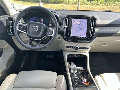 Used 2023 Volvo XC40 B5 Plus AWD/4WD image 18