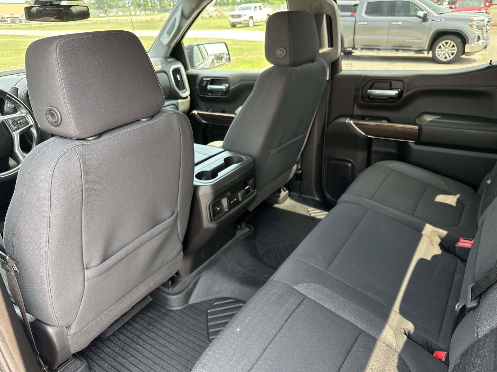 Used 2021 Chevrolet Silverado 1500 LT Trail Boss AWD/4WD image 17