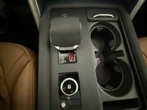 New 2026 Land Rover Discovery Limited Edition AWD/4WD image 19