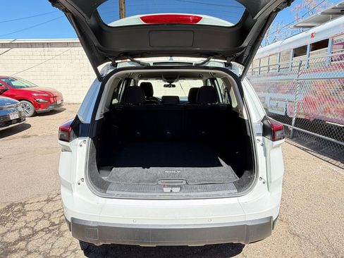 Used 2024 Nissan Rogue SV AWD/4WD image 31