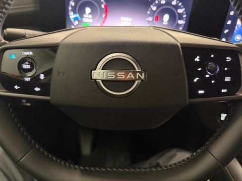 Used 2025 Nissan Murano SV AWD/4WD image 18