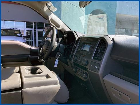 Used 2022 Ford F350 XL w/ Power Equipment Group image 9