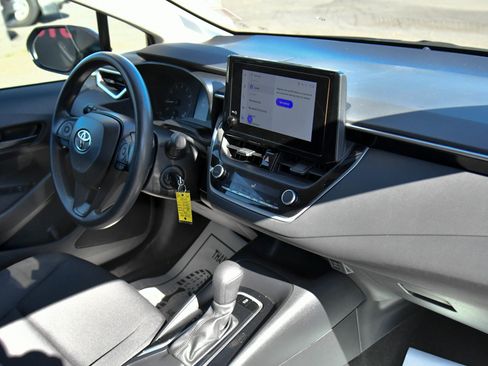 Used 2024 Toyota Corolla LE image 41