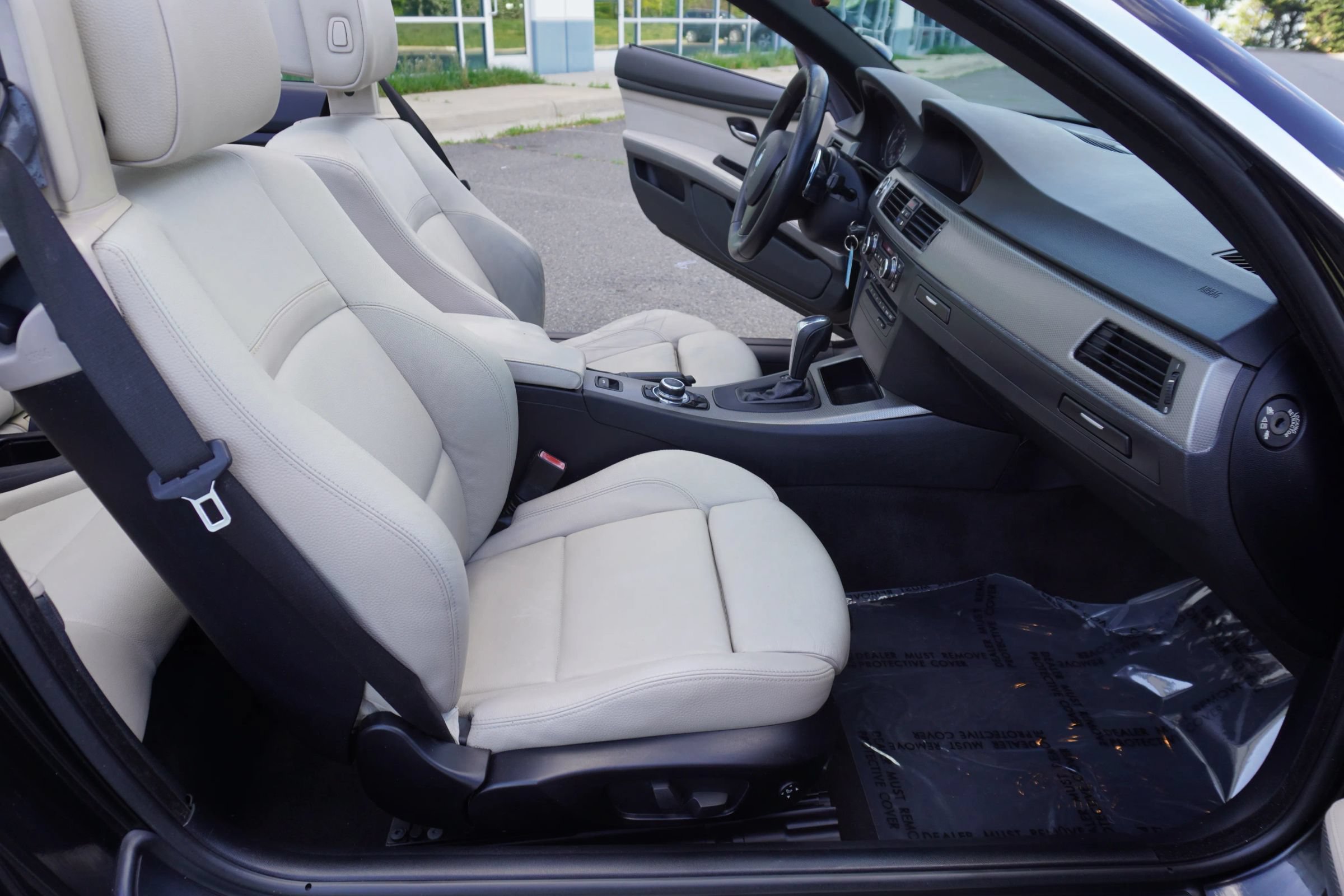 Used 2011 BMW 335i Convertible w/ M Sport Pkg RWD image 13