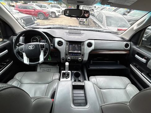 Used 2017 Toyota Tundra Limited w/ Limited Premium Package AWD/4WD image 14