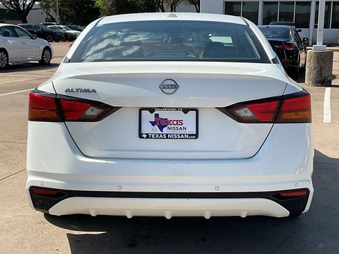 Used 2025 Nissan Altima 2.5 SV image 6