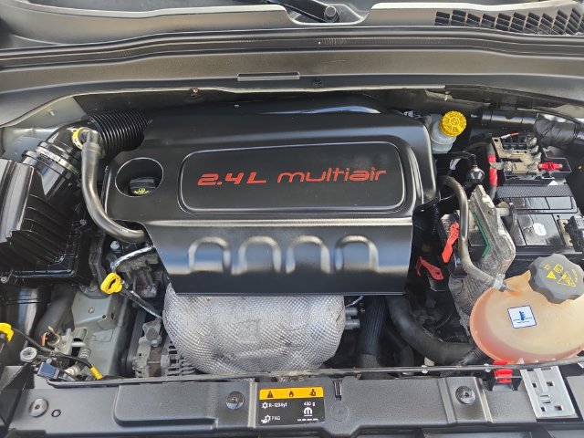 Used 2019 Jeep Renegade Latitude AWD/4WD image 33