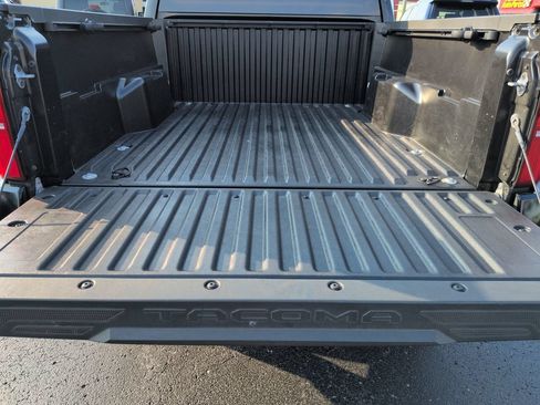 Used 2024 Toyota Tacoma SR5 AWD/4WD image 23
