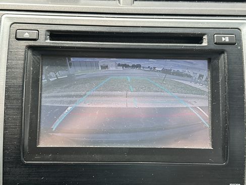 Used 2014 Toyota Camry LE FWD image 15