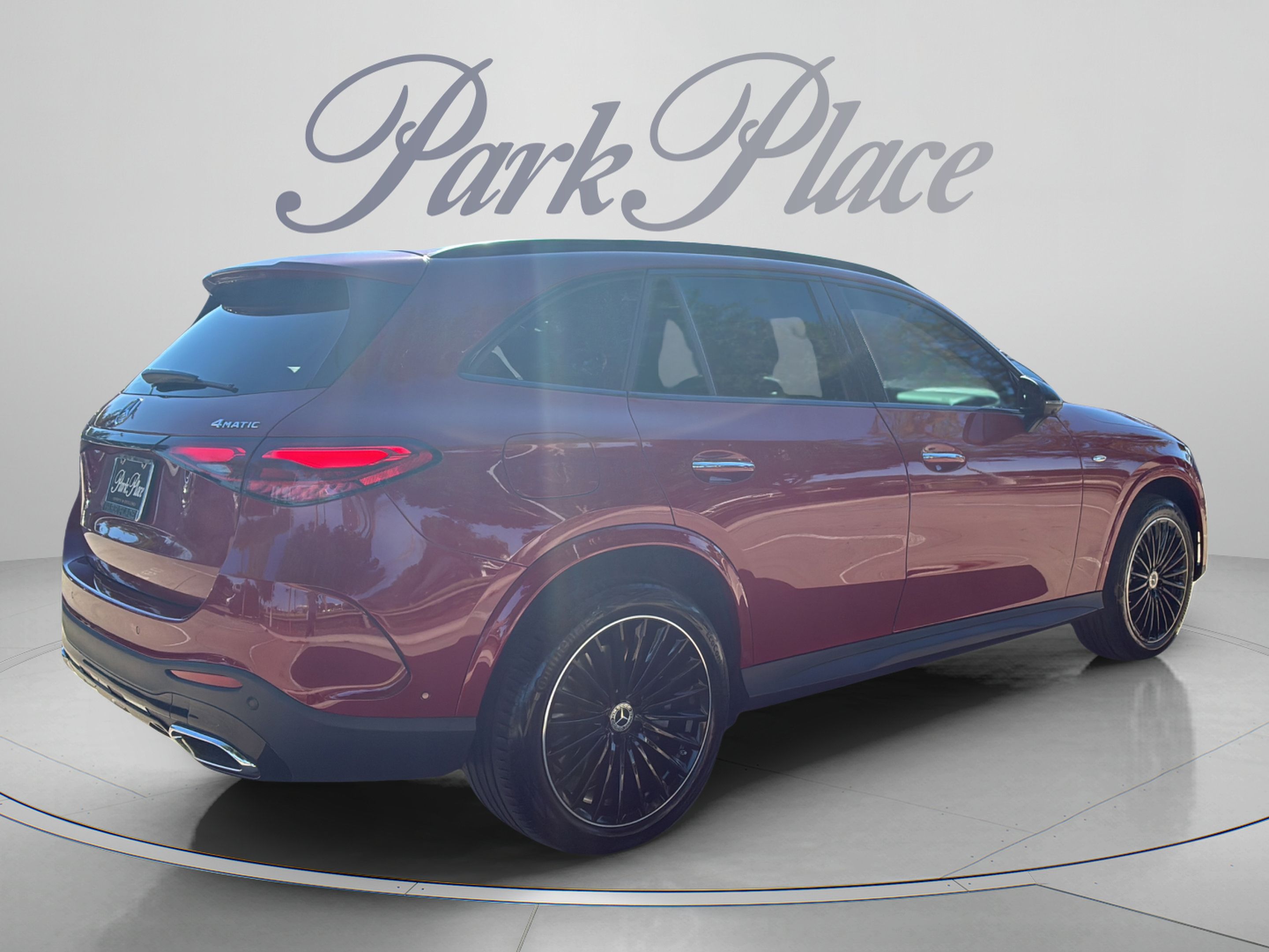 Used 2025 Mercedes-Benz GLC 350e 4MATIC image 5