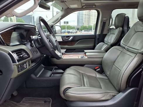 Certified 2022 Lincoln Navigator Black Label AWD/4WD image 4