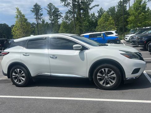 Used 2018 Nissan Murano S w/ Cargo Package FWD image 4