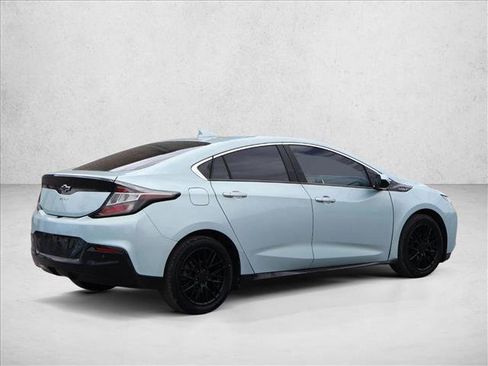 Used 2018 Chevrolet Volt Premier w/ Driver Confidence Package FWD image 5
