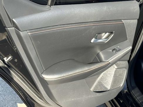 Used 2025 Nissan Sentra SR FWD image 22