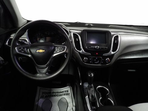 Used 2018 Chevrolet Equinox LS FWD image 11