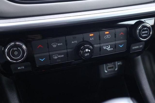 Used 2025 Jeep Compass Limited AWD/4WD image 16
