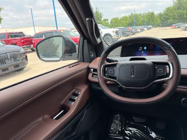 New 2026 Lincoln Navigator L Reserve AWD/4WD image 19