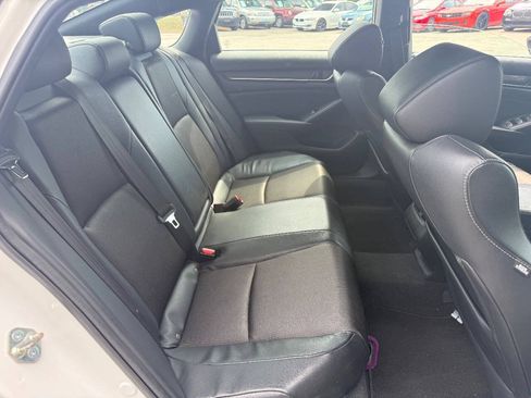 Used 2018 Honda Accord Sport image 10