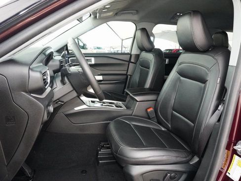 Used 2023 Ford Explorer XLT w/ Equipment Group 202A image 27