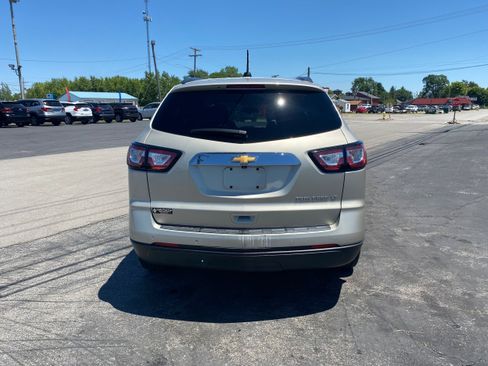Used 2017 Chevrolet Traverse LT FWD image 6