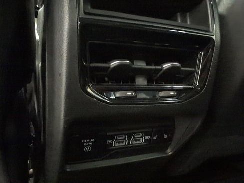 Used 2023 Jeep Grand Cherokee Limited w/ Luxury Tech Group II image 30