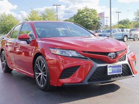 Used 2019 Toyota Camry SE FWD image 11