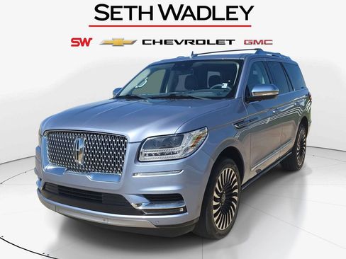 Used 2021 Lincoln Navigator Black Label w/ Cargo Convenience Package AWD/4WD image 3