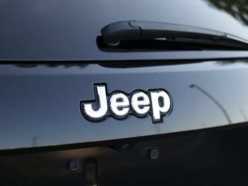 Used 2019 Jeep Grand Cherokee Limited AWD/4WD image 35