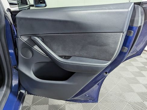 Used 2021 Tesla Model Y Long Range AWD/4WD image 39