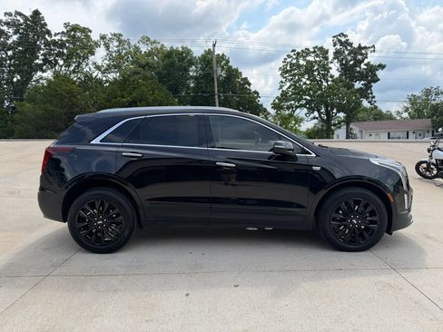 Used 2022 Cadillac XT5 Luxury w/ LPO, ONYX Package FWD image 2