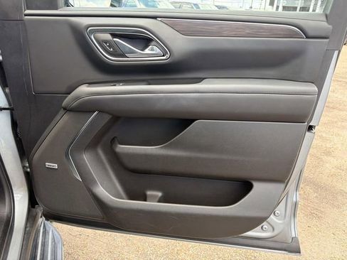 Used 2024 Chevrolet Tahoe LT w/ Luxury Package RWD image 17