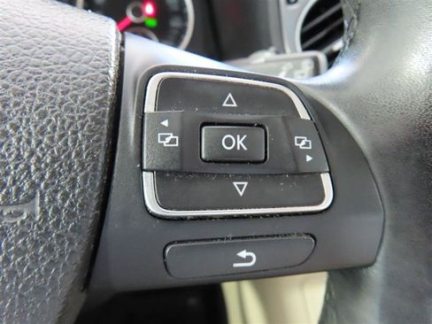 Used 2017 Volkswagen Tiguan S FWD image 24