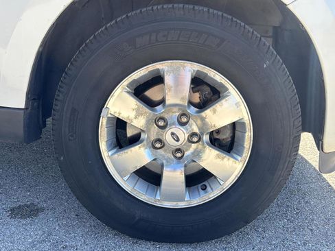 Used 2011 Ford Escape Limited w/ 301A Rapid Spec Order Code image 31