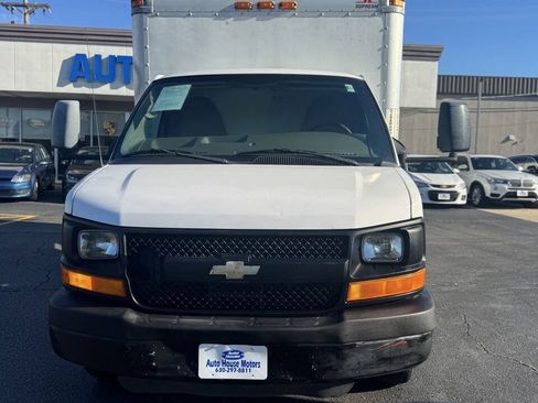 Used 2010 Chevrolet Express 3500 RWD image 3