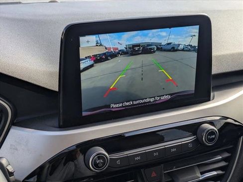 Used 2022 Ford Escape SE w/ SE Sport Appearance Package image 11