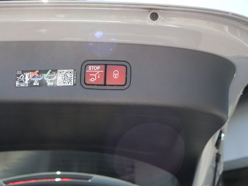 Used 2026 Mercedes-Benz GLC 300 4MATIC image 23