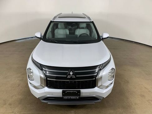 Used 2025 Mitsubishi Outlander SEL FWD image 4