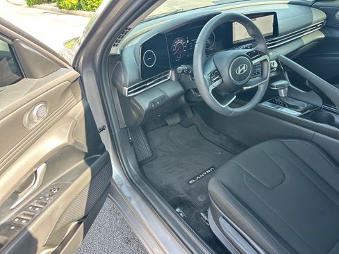 Used 2024 Hyundai Elantra SEL w/ Convenience Package FWD image 6