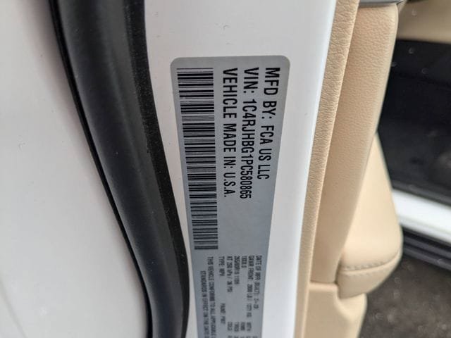 Used 2023 Jeep Grand Cherokee Limited AWD/4WD image 31