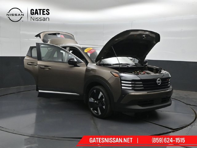 Certified 2026 Nissan Kicks SR w/ SR Premium Package AWD/4WD image 55