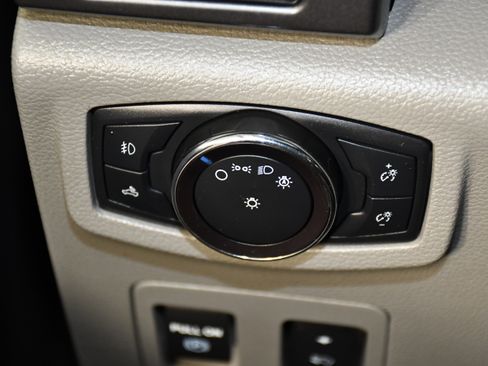 Used 2019 Ford F150 XLT w/ Equipment Group 302A Luxury AWD/4WD image 39