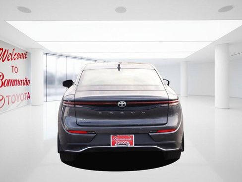 Used 2023 Toyota Crown image 6